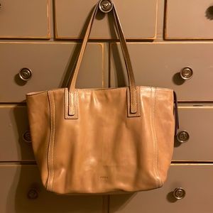 Camel 🐪 colored large sized Fossil tote bag with 3 compartments inside.
